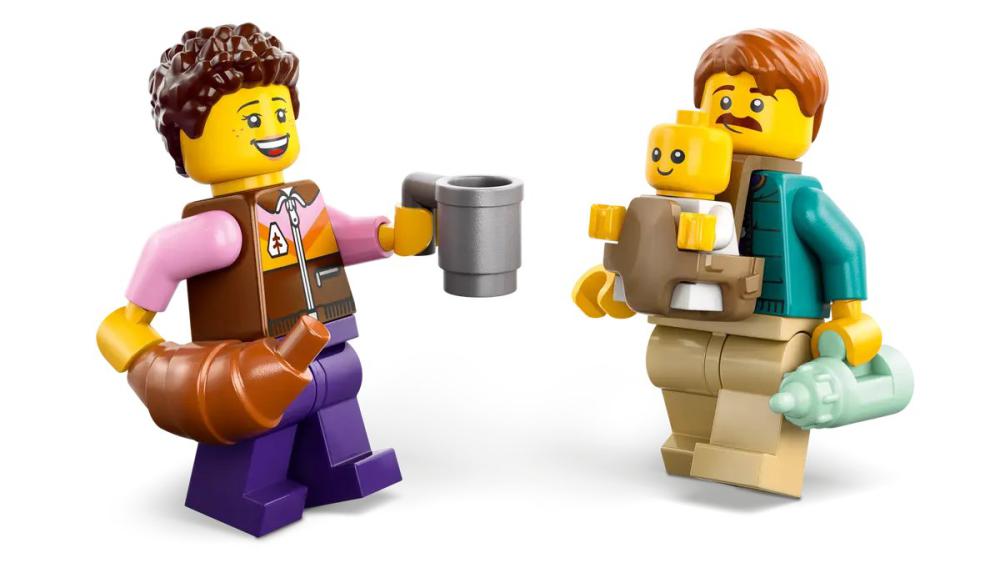 Конструктор LEGO City Кемпер-фургон для отдыха и приключений 60454