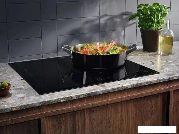 Варочная панель Electrolux EIS62453