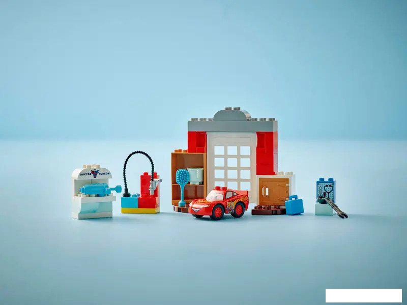 Конструктор LEGO Duplo Визит МакКвина в гараж Дока 10456