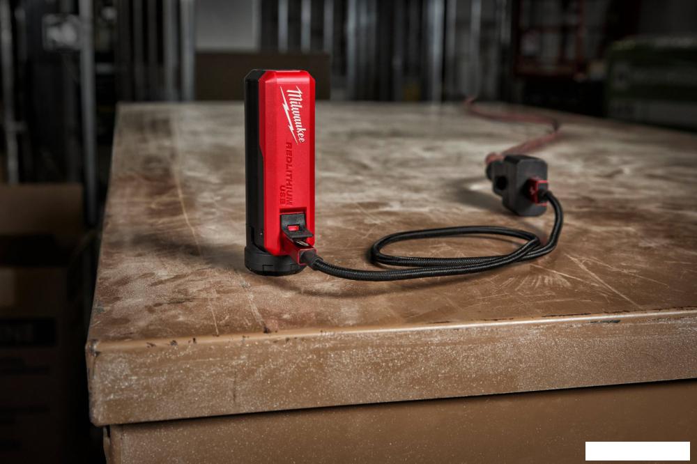 Внешний аккумулятор Milwaukee L4 PPS 3000mAh 4932493335 (красный)