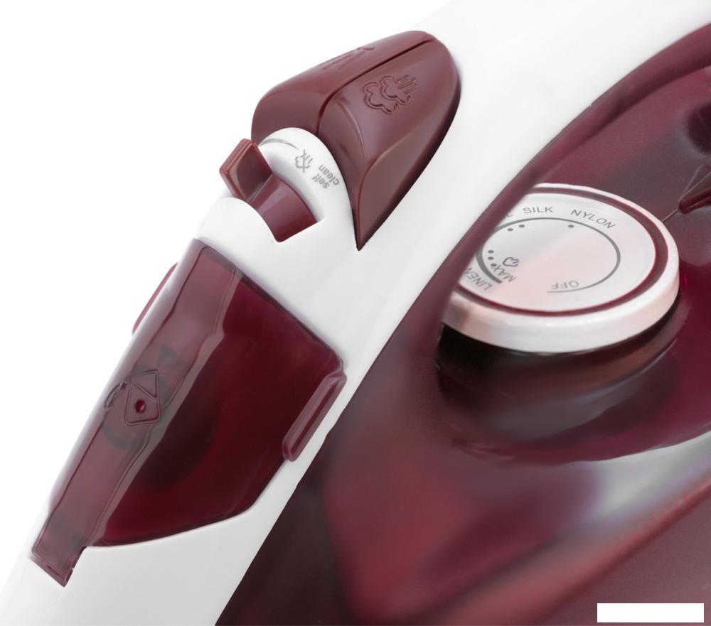 Утюг Maxwell MW-3006 (белый/бордовый)