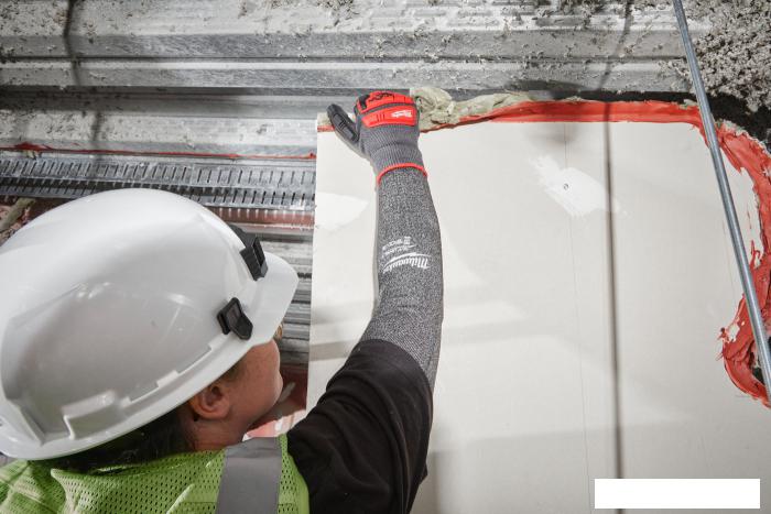 Нарукавники  Milwaukee Cut level 5/E 45 см 4932479937