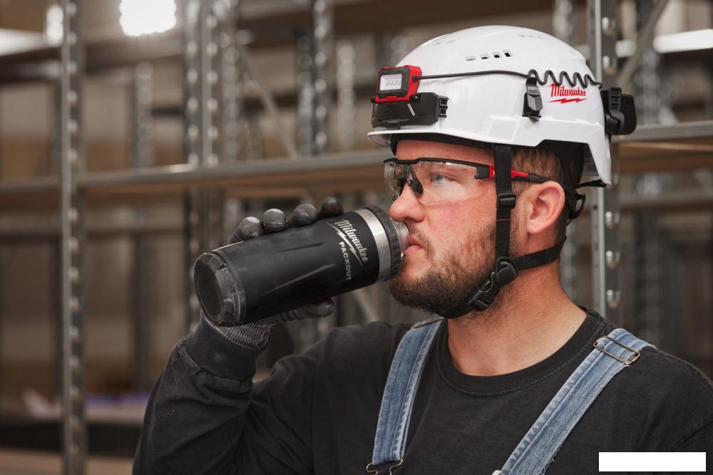 Термос Milwaukee Packout Chug Lid 0.710 л (черный)