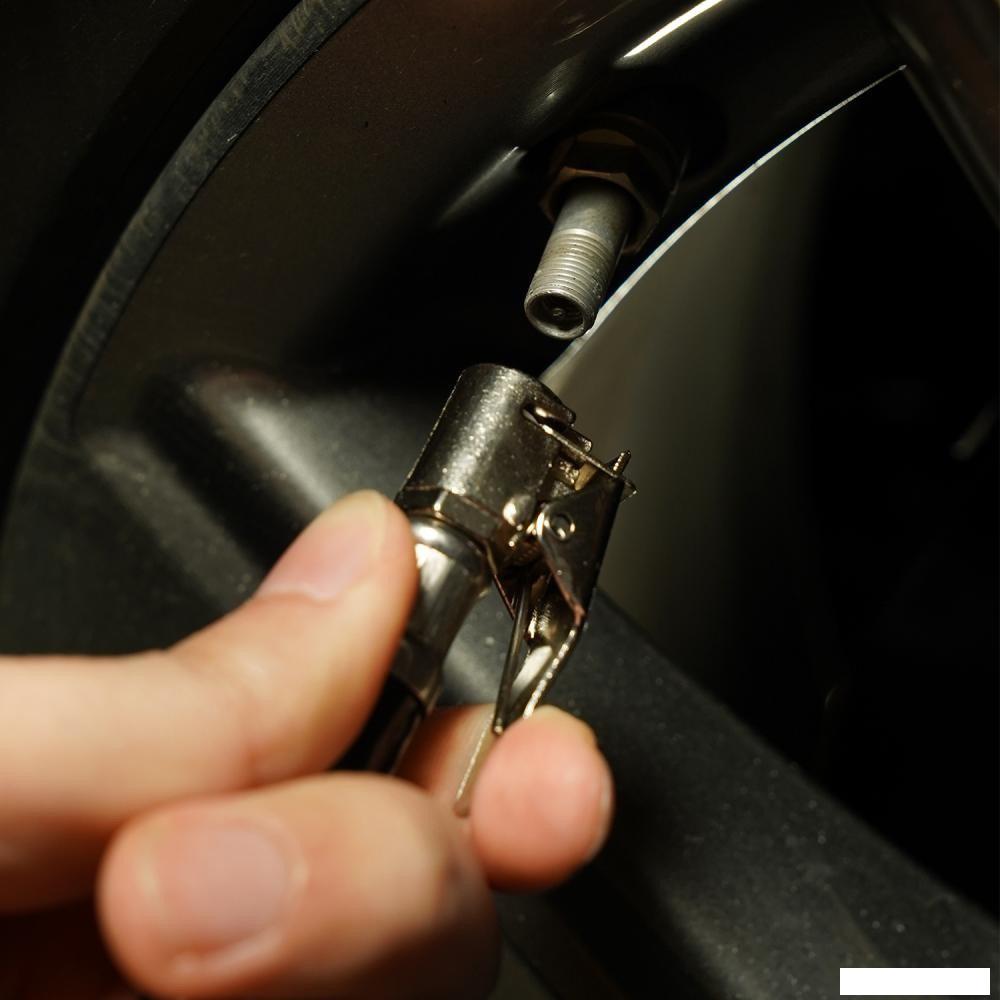 Пистолет для накачки шин Deko DKTG01 018-1126