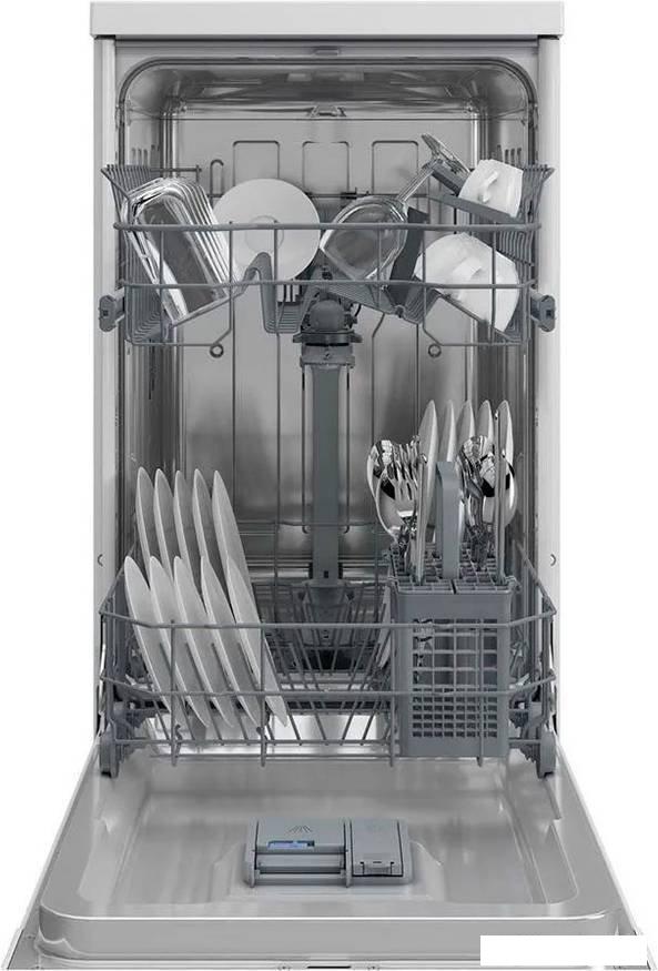 Отдельностоящая посудомоечная машина Hotpoint HFS 1C57 S