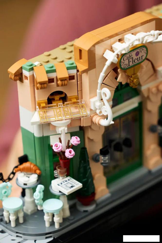 Конструктор LEGO Icons Французское кафе 10362