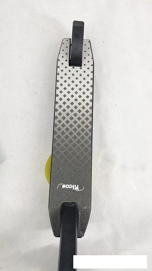 Трюковый самокат Ricos Hurricane ST10A (серый)