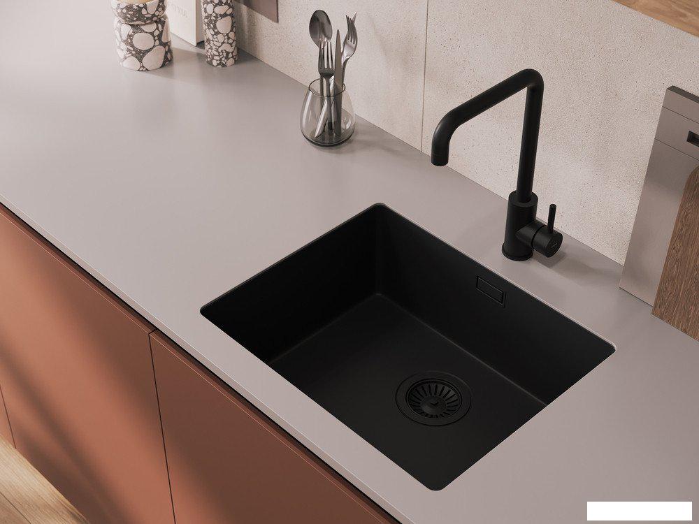 Смесители Cersanit Como однорычажный с п-образным изливом 68246 (черный)