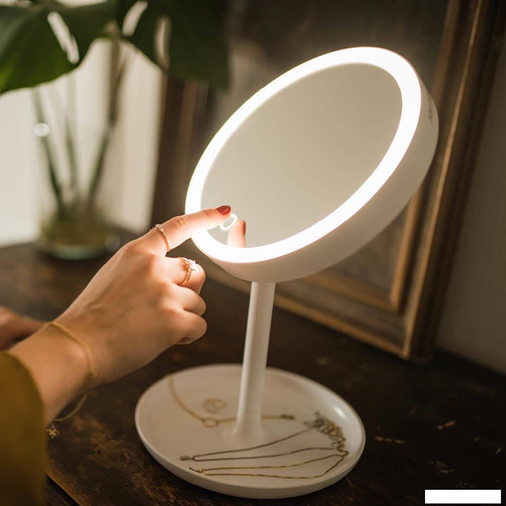 Косметическое зеркало Beurer BS 45