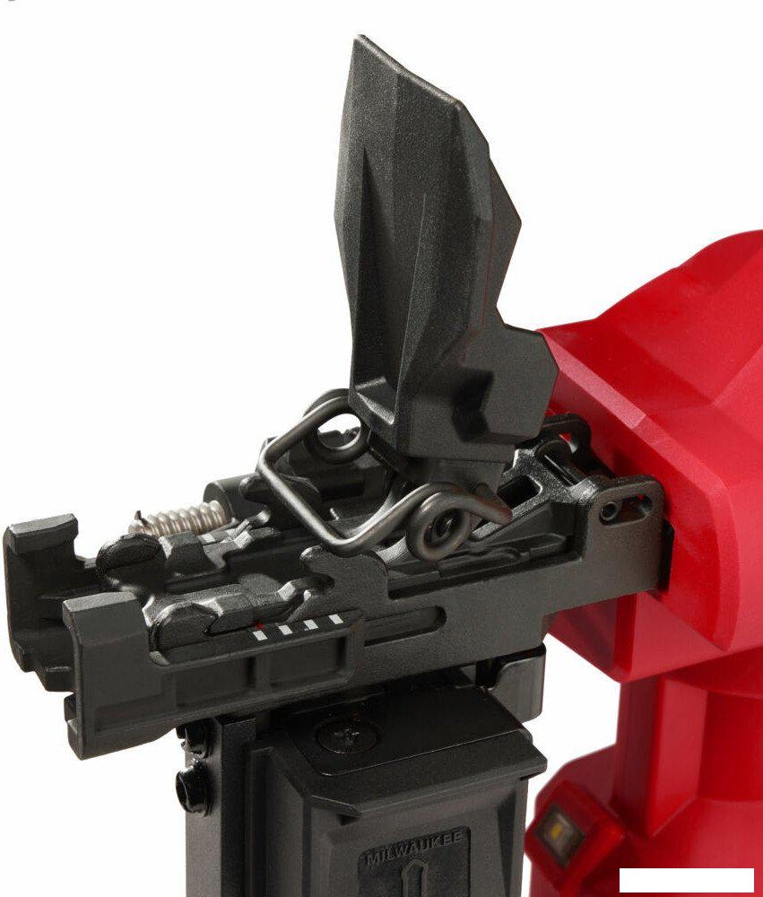 Milwaukee M18 FUEL M18FFUS-302C 4933479832 (с 2-мя АКБ 3 Ач, кейс)