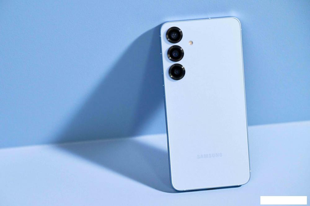 Смартфон Samsung Galaxy S25 SM-S931B 12GB/256GB (голубой)
