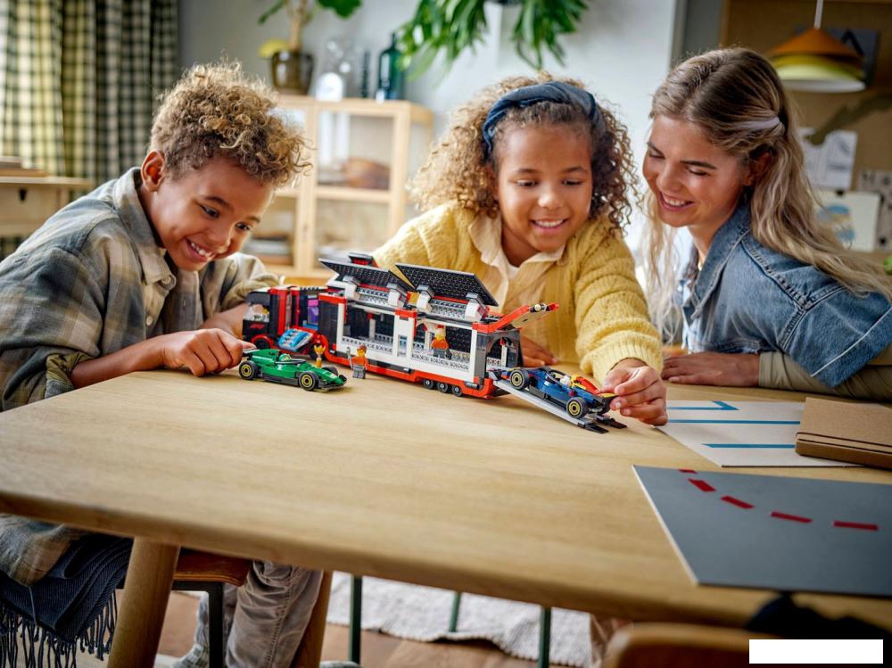 Конструктор LEGO City 60445 Грузовик F1 с болидами RB20 и AMR24 F1