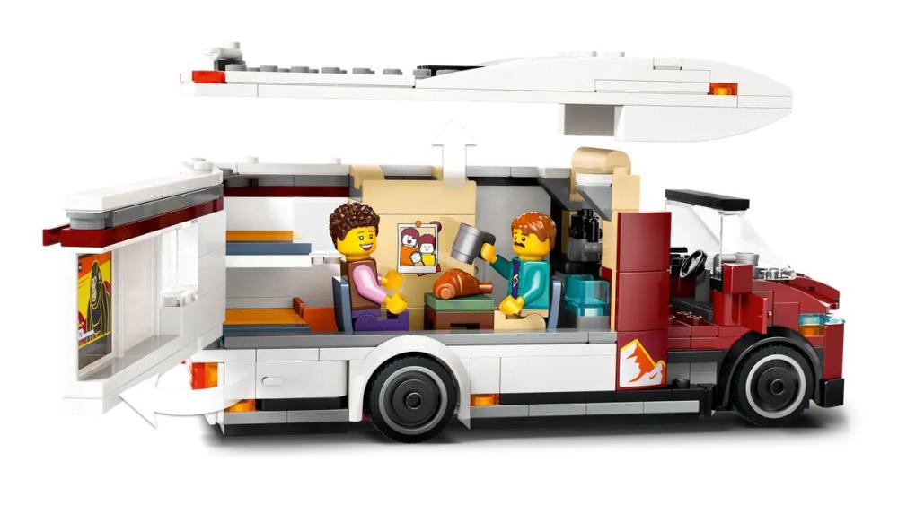 Конструктор LEGO City Кемпер-фургон для отдыха и приключений 60454