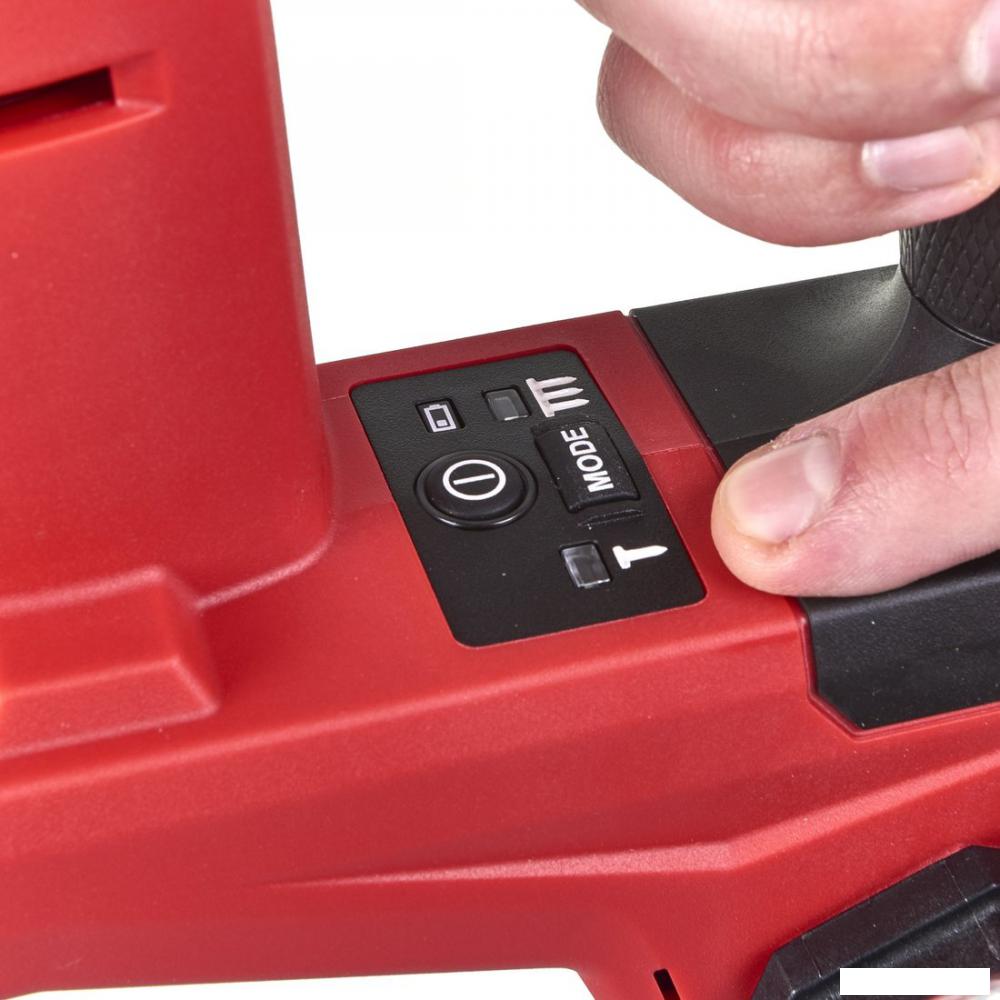 Milwaukee M18FN18GS-202X 4933471407 (с 2-мя АКБ, кейс)