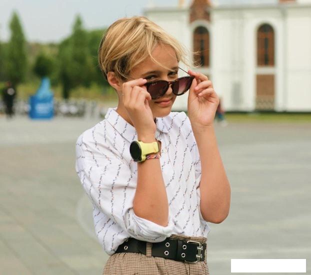 Умные часы и браслеты Elari KidPhone 4GR (желтый)