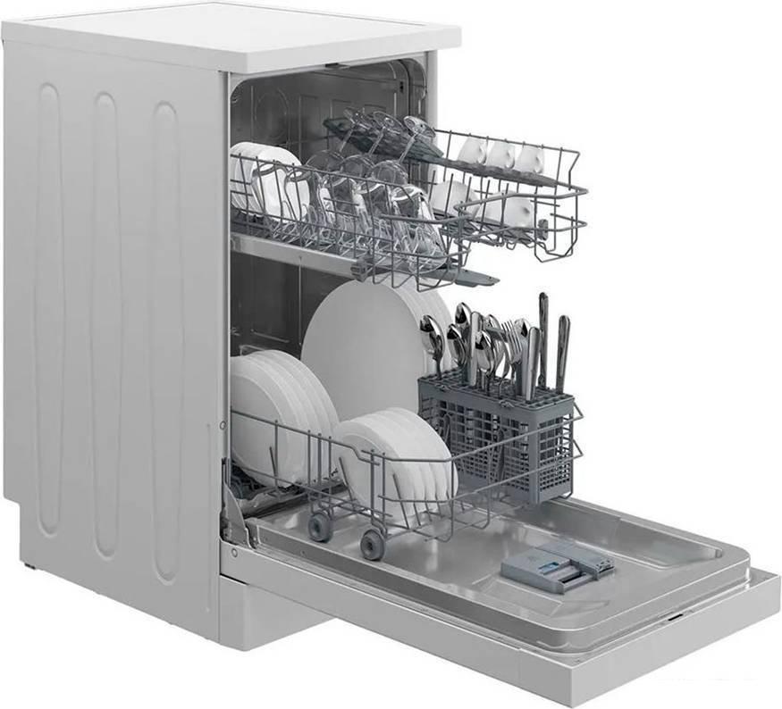 Отдельностоящая посудомоечная машина Hotpoint HFS 1C57 S