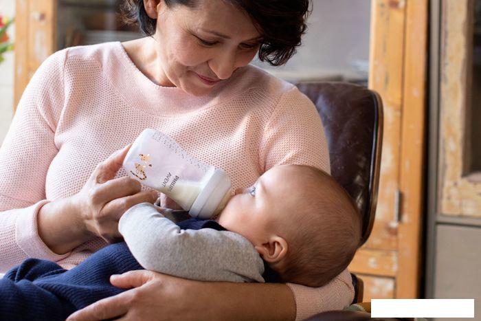 Бутылочка для кормления Philips Avent Natural Response Жираф SCY903/66 (260 мл)
