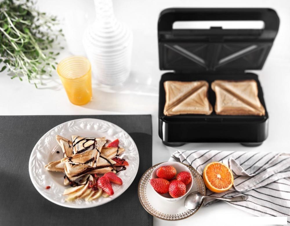 Сэндвичница DeLonghi SW12B.BK