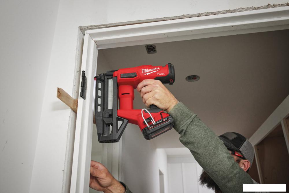 Гвоздезабиватель Milwaukee M18 FN16GS-0X Fuel 4933493353 (без АКБ, кейс)