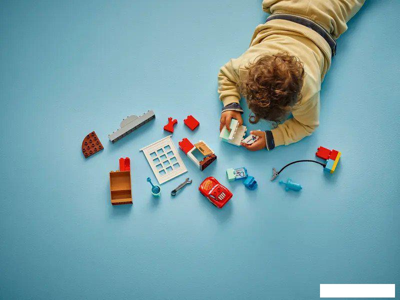 Конструктор LEGO Duplo Визит МакКвина в гараж Дока 10456
