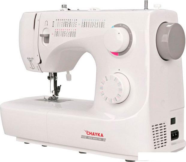 Электромеханическая швейная машина Chayka New Wave 760