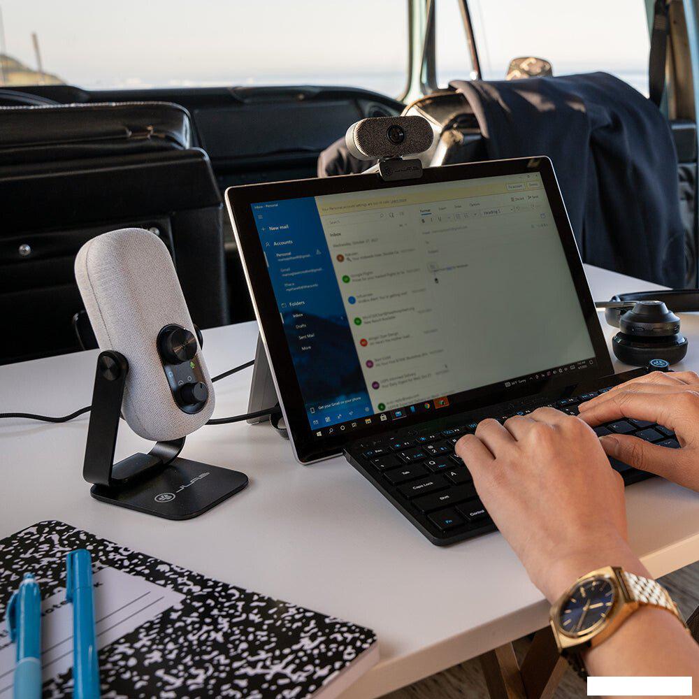 Проводной микрофон JLab GO Talk (белый)