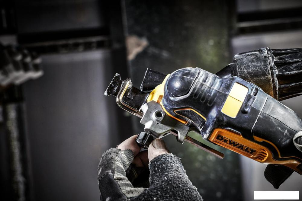 Шлифмашины DeWalt DCS356NT (без АКБ, кейс)