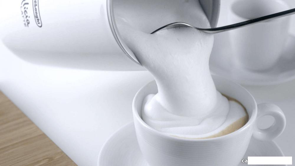 Автоматический вспениватель молока DeLonghi Alicia Черный [EMF2.BK]