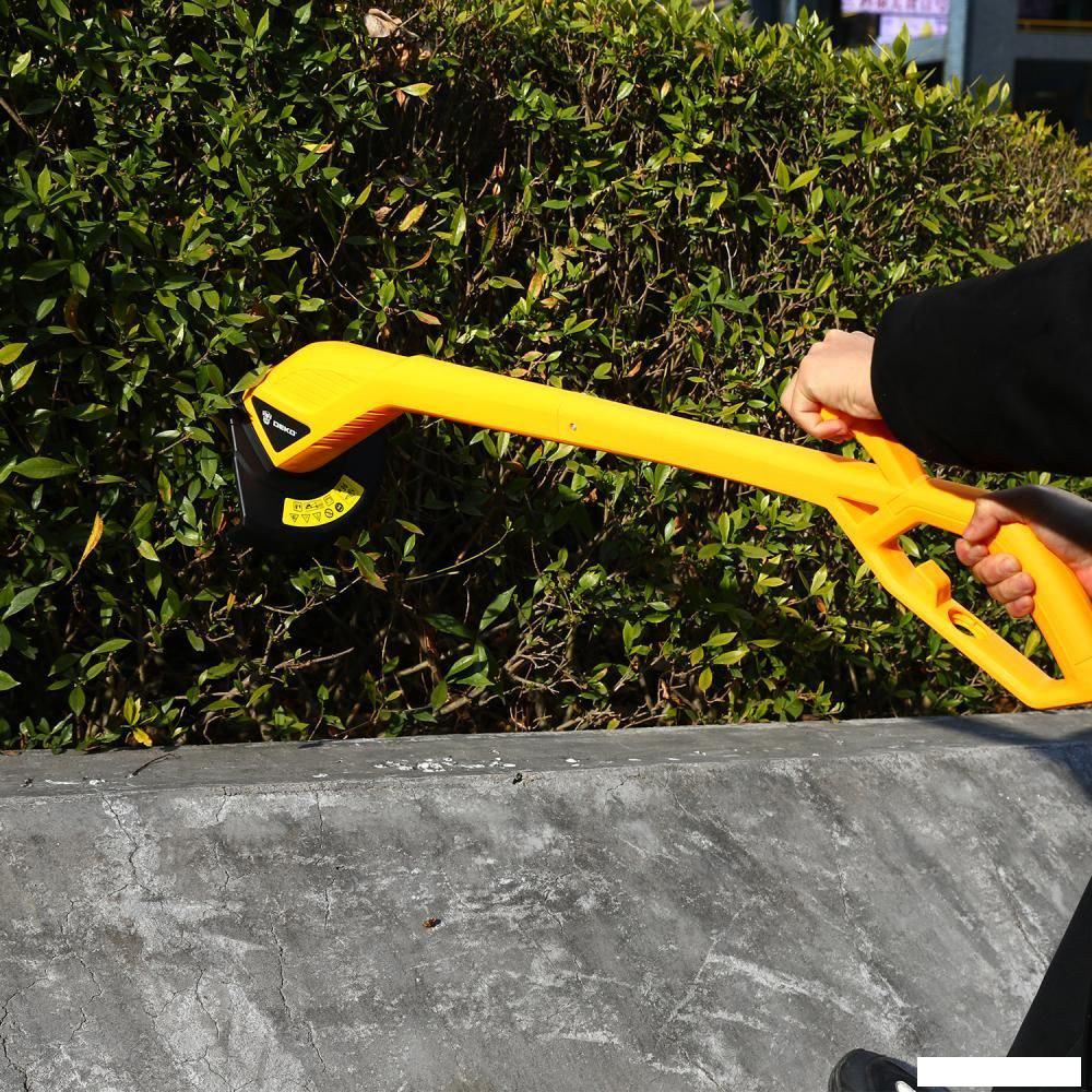 Триммер Deko DKTR450 065-1240