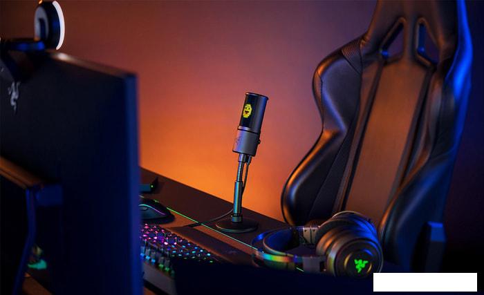 Проводной микрофон Razer Seiren Emote