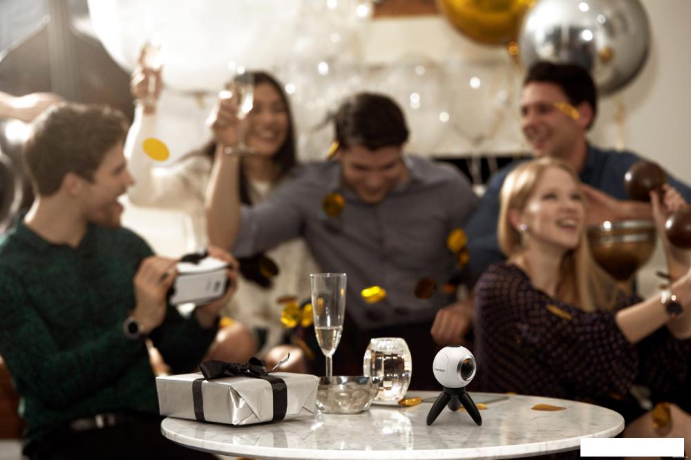 Экшен-камера Samsung Gear 360