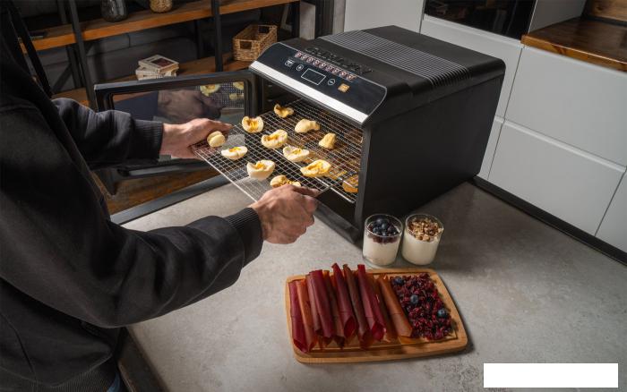 Сушилка для овощей и фруктов Garlyn D-06 Pro