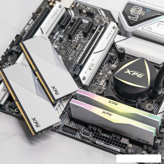 Оперативная память ADATA XPG Lancer RGB 2x16ГБ DDR5 7200МГц AX5U7200C3416G-DCLARWH