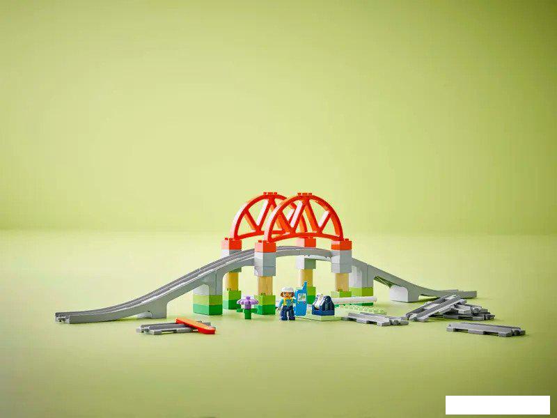 Конструктор LEGO Duplo Железнодорожный мост и пути 10426