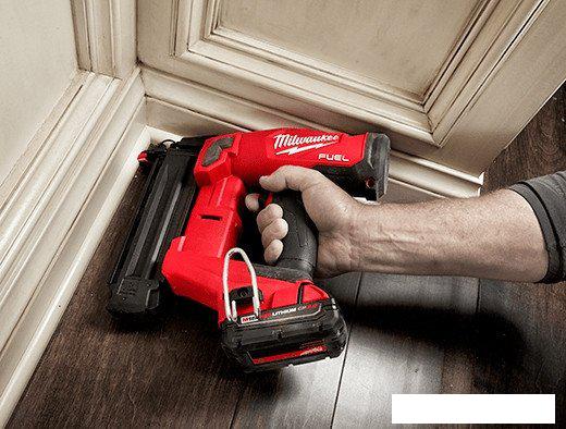 Milwaukee M18FN18GS-202X 4933471407 (с 2-мя АКБ, кейс)
