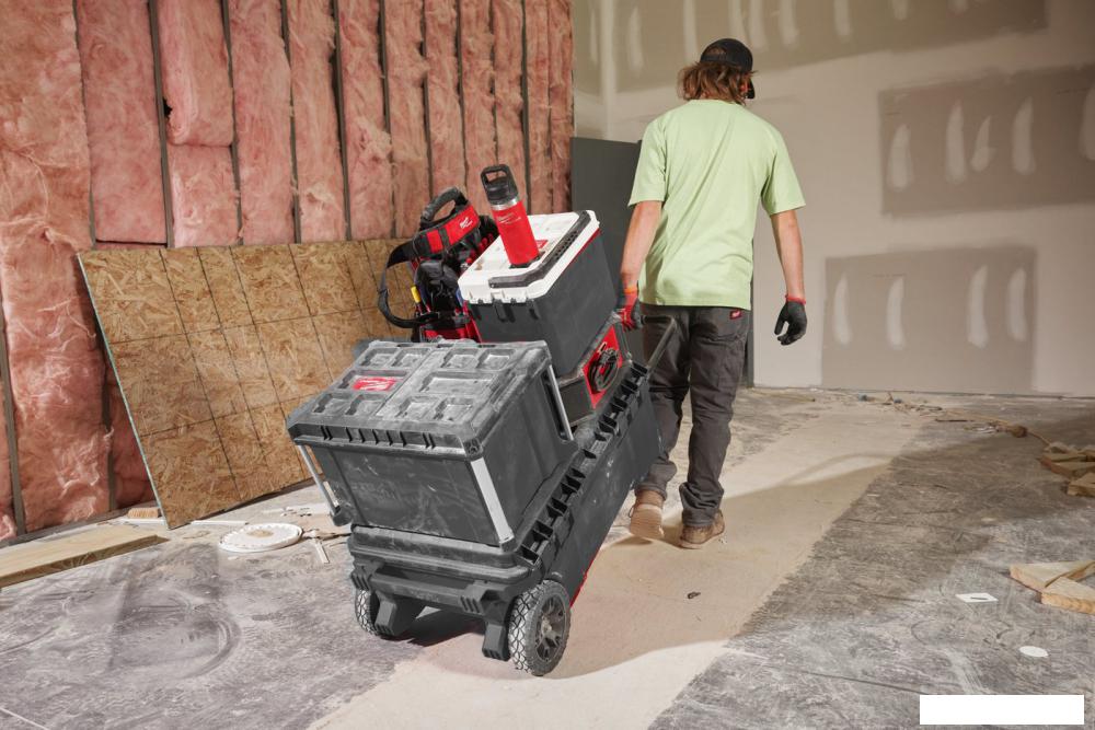 Термос Milwaukee Packout Chug Lid 0.710 л (красный)