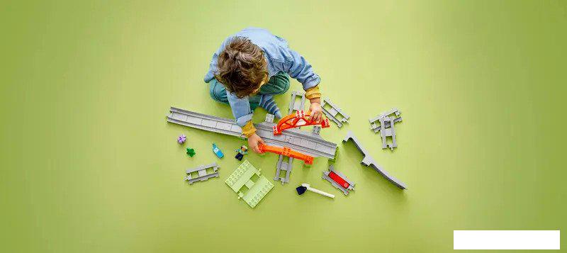 Конструктор LEGO Duplo Железнодорожный мост и пути 10426